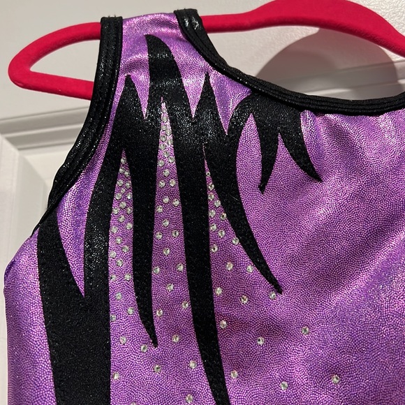 Girls gymnastics leotard with shorts. Good condition. Size on leo is 4-6. - Picture 3 of 6